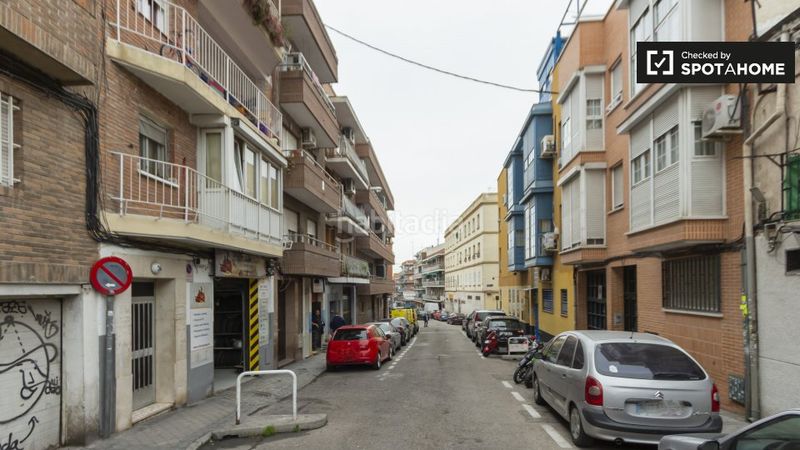 Foto 74e7feaa-74a9-44ef-b9cb-b503cec3a84d. Miete etagenwohnung mit heizung in Numancia Madrid