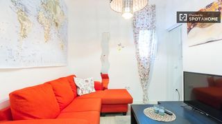 Rent Flat in Embajadores-Lavapiés. Piso de 2 habitaciones en alquiler en embajadores, madrid.
