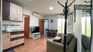 Rent Flat in Tres Olivos-Valverde. Apartamento de 2 dormitorios en alquiler en madrid