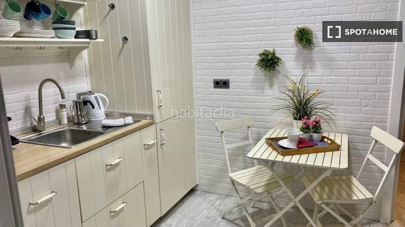 Foto 39ce3315-5e2c-4ae9-b4d9-680cbe098feb. Lloguer pis amb calefacció a Cortes-Huertas Madrid