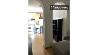 Rent Flat in Embajadores-Lavapiés. Piso de 1 dormitorio en alquiler en embajadores, madrid.