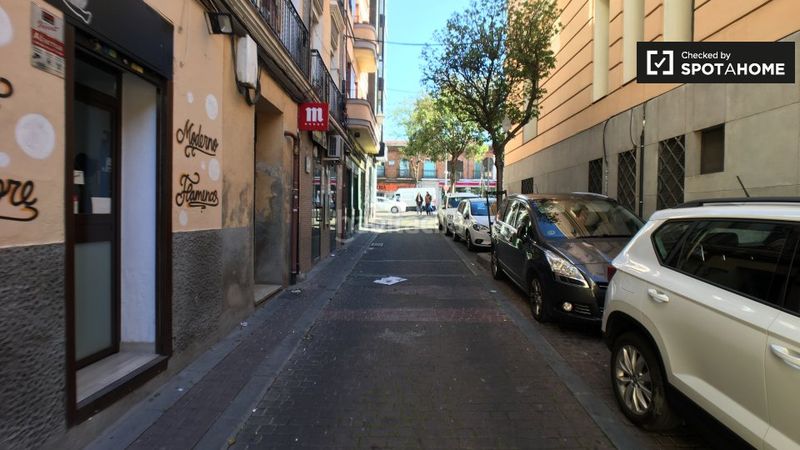Foto fd8bebe6-c962-4590-a77d-a057f73caffc. Rent flat with heating in Numancia Madrid
