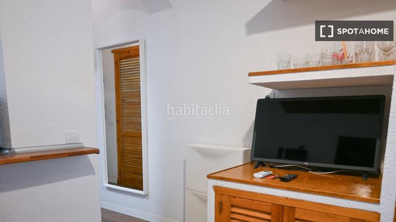 Foto 130c99ad-74a6-484b-8739-433e44e1dbf6. Alquiler piso estudio en alquiler en embajadores, en Madrid