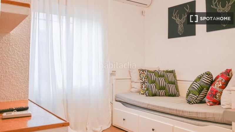 Foto ffa1ea3c-9a9a-4994-9605-58fc721c12df. Alquiler piso estudio en alquiler en embajadores, en Madrid