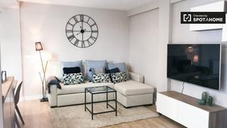 Lloguer Pis a Colina. Apartamento de 2 dormitorios en alquiler en ciudad lineal, madri