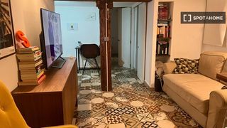 Etagenwohnung in Embajadores-Lavapiés