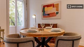 Miete Etagenwohnung in Almagro. Apartamento de 2 dormitorios en alquiler en trafalgar, madrid