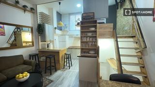 Rent Flat in Berruguete. Piso de 3 habitaciones en alquiler en berruguete, madrid