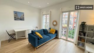 Affitto Appartamento in Pacífico. Apartamento de 2 dormitorios en alquiler en pacífico, madrid