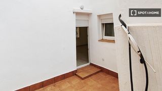 Location Appartement à Tres Olivos-Valverde. Piso en alquiler de 1 habitación en valverde