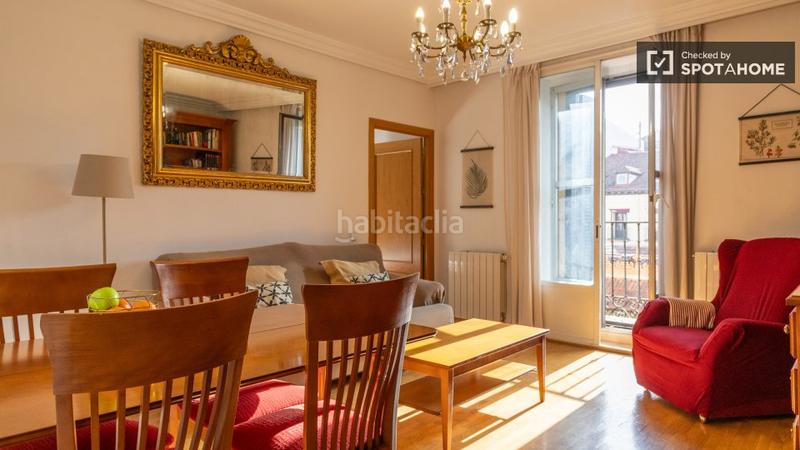 Foto f989df75-b39d-49c4-b5bd-dca82d3f5308. Rent flat with heating in Sol Madrid