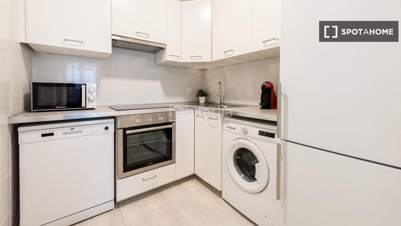 Foto cedee7c2-061b-4573-8eb0-aeabcb951068. Rent flat with heating in Sol Madrid