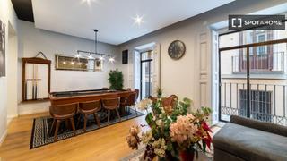 Location Appartement à Embajadores-Lavapiés. Piso de 5 habitaciones en alquiler en embajadores, madrid
