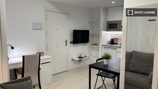 Lloguer Pis a Casa de Campo. Apartamento de 1 dormitorio en alquiler en puerta del ángel