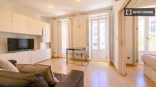Location Appartement à Universidad-Malasaña. Piso de 1 dormitorio en alquiler en universidad, madrid.
