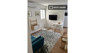 Lloguer Pis a Cortes-Huertas. Apartamento de 2 dormitorios en alquiler en cortes, madrid
