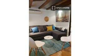 Rent Flat in Universidad-Malasaña. Estudio en alquiler en universidad, madrid