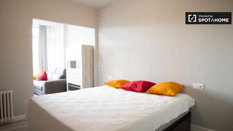 Foto d1628eea-a430-4dfd-9a5a-799211a8047a. Alquiler piso estudio en alquiler en príncipe pío, en Madrid