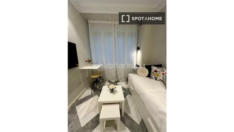 Foto 3283ea91-a1b3-4b8f-9830-3d34510bca5d. Alquiler piso estudio en alquiler en cortes, . en Madrid