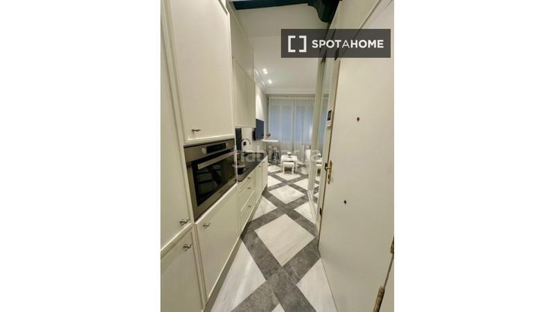 Foto a6fbb20e-f33b-4729-9f7f-e99d120af5ad. Alquiler piso estudio en alquiler en cortes, . en Madrid