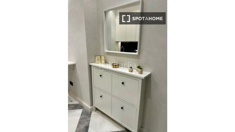 Foto 504f8187-d5c6-497b-8354-dd3fbbd0b73d. Alquiler piso estudio en alquiler en cortes, en Cortes-Huertas Madrid