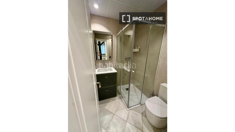 Foto b94a1f38-5130-4779-859e-685b6f8ab937. Alquiler piso estudio en alquiler en cortes, en Cortes-Huertas Madrid