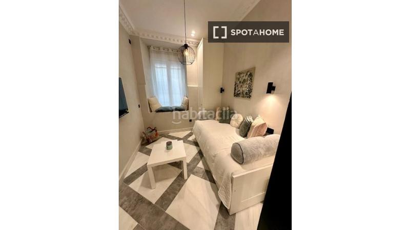 Foto be1eddcb-389f-4736-9248-5a55bf4bd18f. Alquiler piso estudio en alquiler en cortes, en Cortes-Huertas Madrid