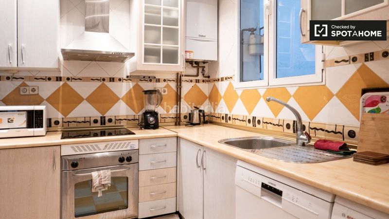 Foto eb16b8e9-c0ec-4557-9410-3af52ca4b05f. Lloguer pis amb calefacció a Embajadores-Lavapiés Madrid
