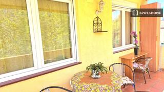 Location Appartement à Jerónimos. Piso de 1 dormitorio en alquiler en pacífico, madrid.