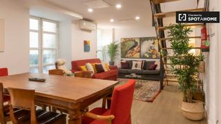 Miete Etagenwohnung in Embajadores-Lavapiés. Piso de 3 habitaciones en alquiler en palacio, madrid.