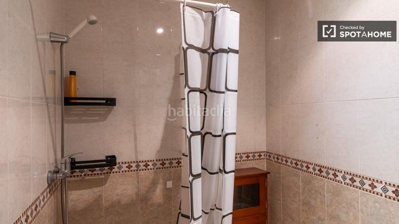 Foto 14b208c0-e853-429a-87f4-019f2c574afd. Alquiler piso  en alquiler de 2 habitaciones, embajadores, . en Madrid