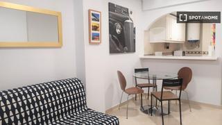 Lloguer Pis a Ibiza. Apartamento de 1 dormitorio en alquiler en ibiza, madrid.