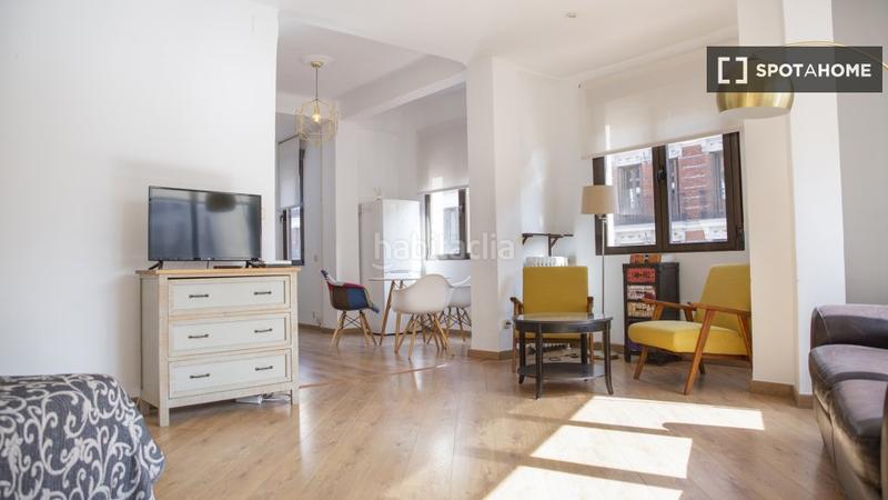 Foto bff9b1b8-1a11-4e55-8796-d2fc8d611dbf. Alquiler piso estudio en alquiler en Sol, en Sol Madrid