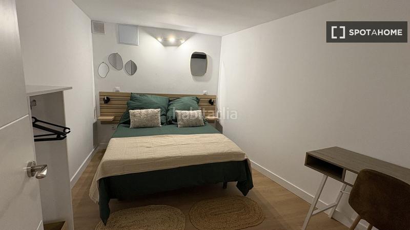 Foto 2615b8d0-8051-498d-a0d3-8d1008f719da. Alquiler piso se alquila apartamento de 3 habitaciones en casco histórico. en Madrid