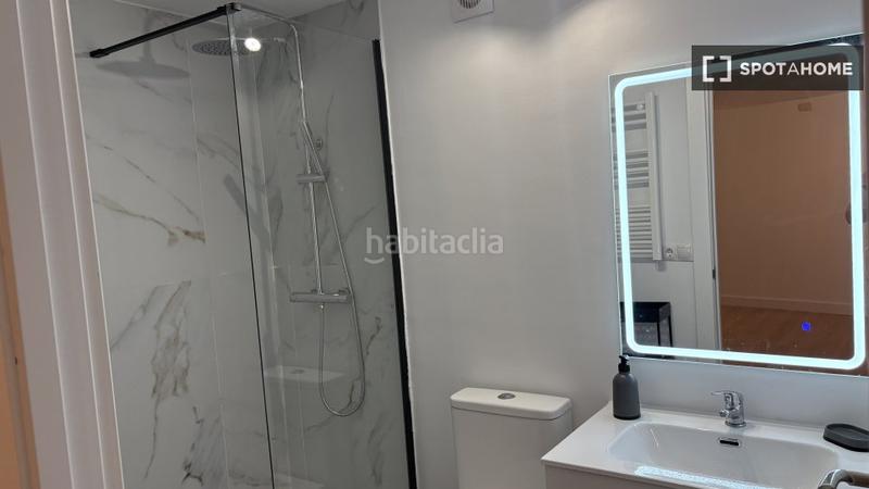 Foto 6f96173b-887a-4fdb-bb43-0cee5af02bb4. Alquiler piso se alquila apartamento de 3 habitaciones en casco histórico. en Madrid