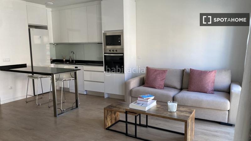 Foto b487a800-f8d0-4654-b4d7-d4e78686a952. Alquiler piso  de 2 habitaciones en alquiler en Niño Jesús, . en Madrid