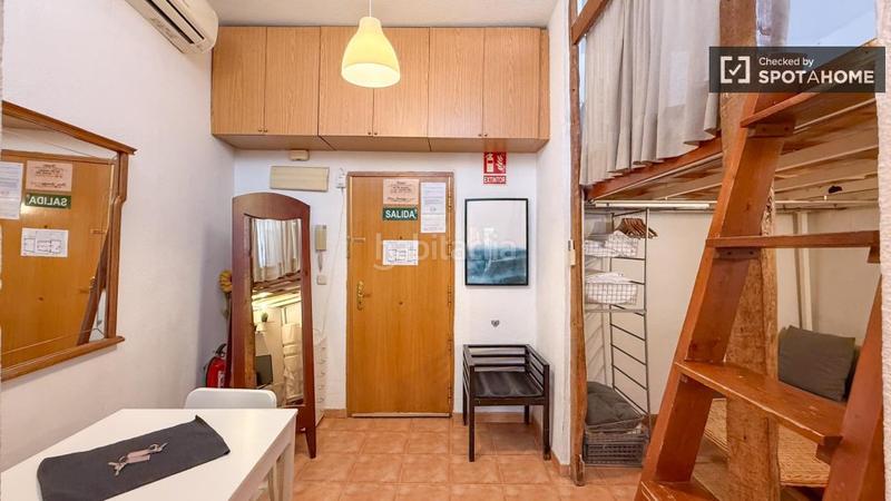 Foto 687bde6f-7e59-4a7b-bc0a-c5f9e91f22e6. Alquiler piso estudio en alquiler en embajadores, en Madrid