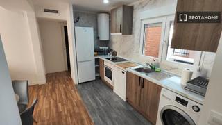 Rent Flat in Pueblo Nuevo. Piso en alquiler de 2 dormitorios en pueblo nuevo, madrid