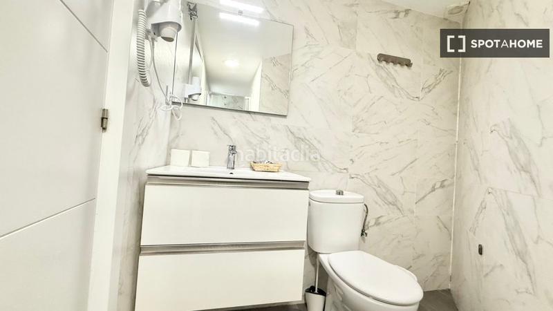 Foto c4774de7-4644-4658-b3bf-10765bc20fb7. Rent flat with heating in Las Águilas Madrid