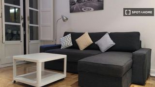Lloguer Pis a Cortes-Huertas. Apartamento de 1 dormitorio en alquiler en cortes, madrid