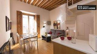 Affitto Appartamento in Sol. Piso de 3 habitaciones en alquiler en embajadores, madrid.