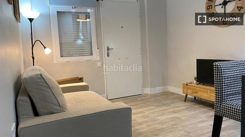 Foto 29f0a399-e02b-48e1-9618-e4e5bbf8ef50. Alquiler piso estudio en alquiler en Vista Alegre, en Madrid
