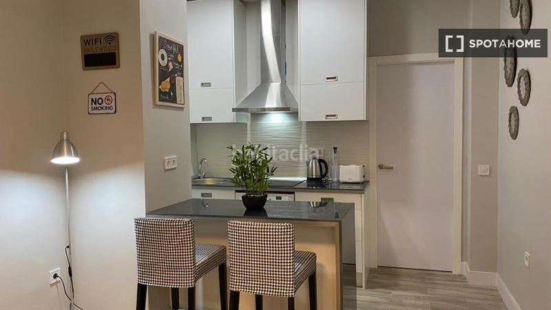 Foto 4d0a306a-6f02-4b76-8003-2828a095bdbc. Rent flat with heating in Vista Alegre Madrid