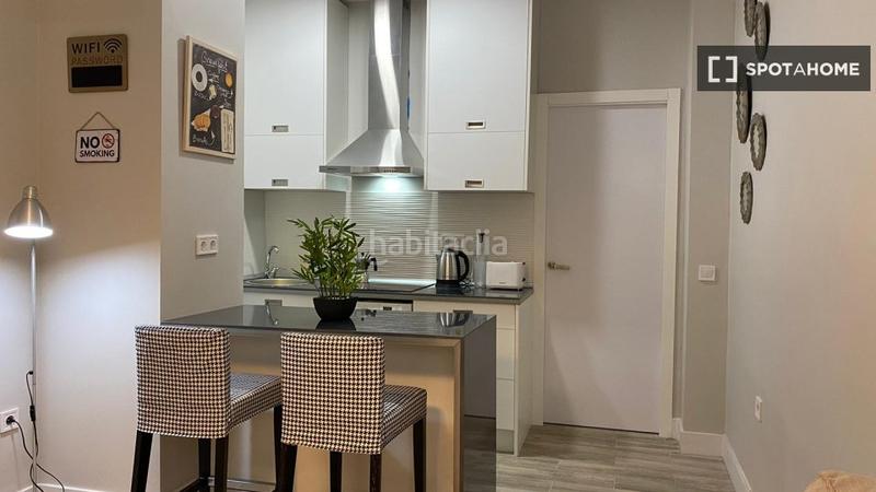 Foto 7b85ce56-3611-4191-a88e-94f2cd7fbabb. Rent flat with heating in Vista Alegre Madrid