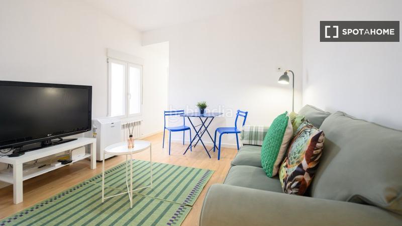 Foto 70ed564d-d42b-4559-b2c8-ee3d8a473ee1. Rent flat with heating in Ciudad Jardín Madrid