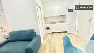 Location Appartement à Almendrales. Estudio en alquiler en almendrales, madrid