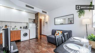 Rent Flat in Delicias. Estudio en alquiler en delicias, madrid