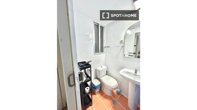 Foto a50403ba-f243-4976-acd1-ede55bf876fd. Rent flat with heating in Moscardó Madrid