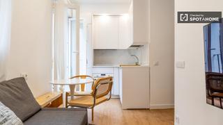 Affitto Appartamento in Embajadores-Lavapiés. Apartamento de 1 dormitorio en alquiler, embajadores