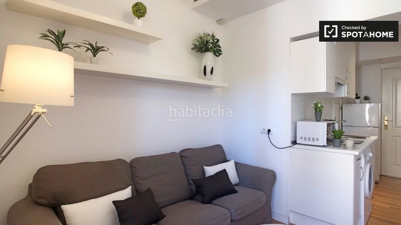 Foto 545ec345-7b2a-4eae-9b59-18bdc8821389. Rent flat with heating in Puerta del Ángel Madrid